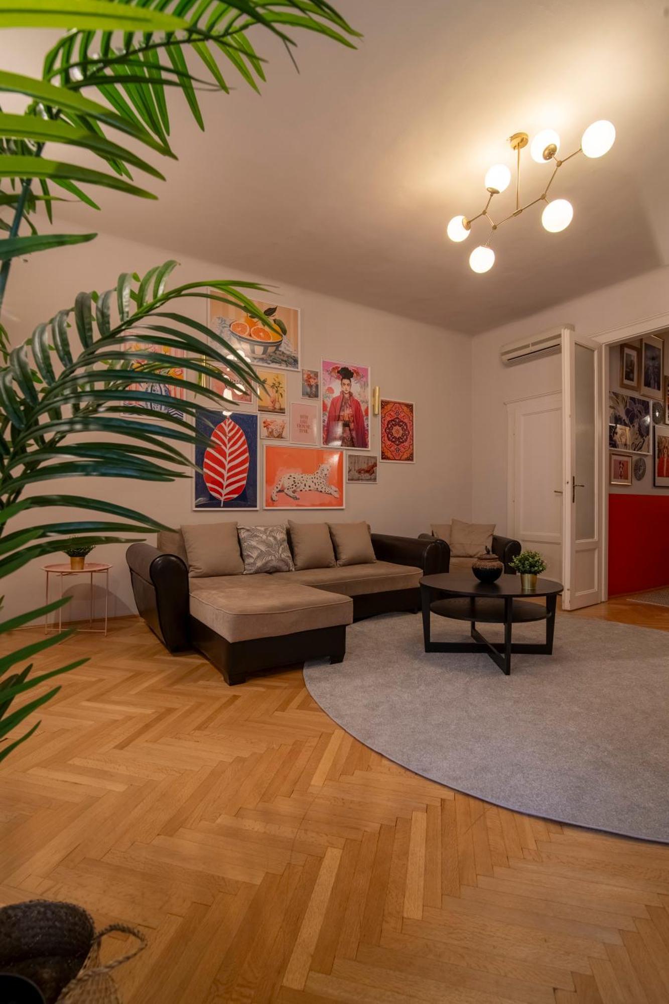 Be A Budapester Экстерьер фото