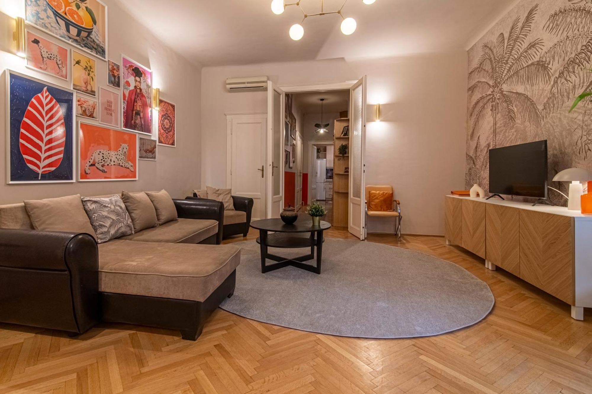 Be A Budapester Экстерьер фото